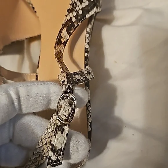 Kitten Heel Snakeskin Pump - Picture 9 of 11